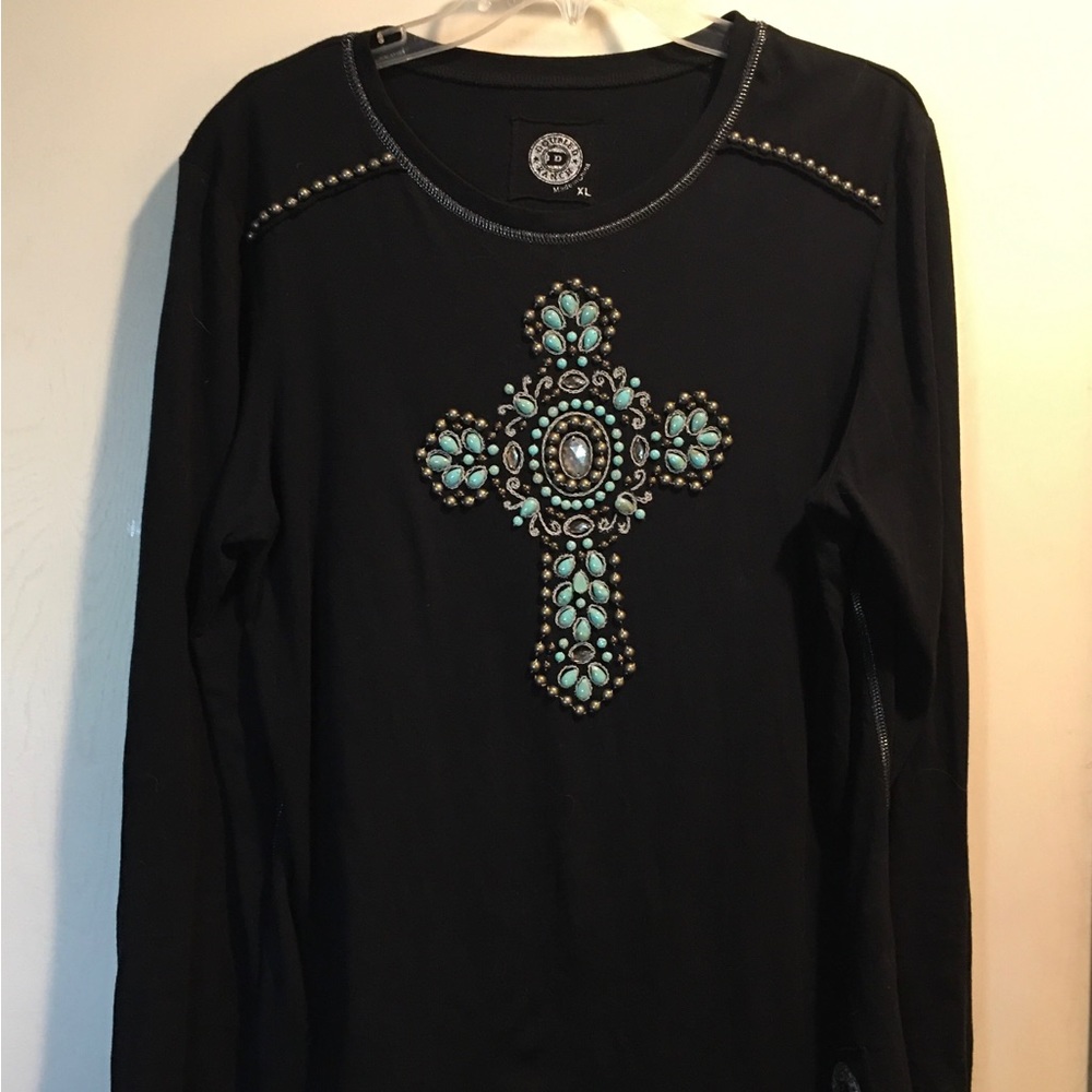 Double D Ranch (DDR) black beaded cross tee